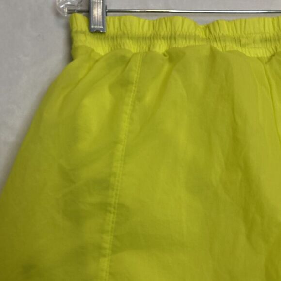 Gymshark Pulse 2 In 1 Women's Lined Neon Yellow Athletic Shorts Size Medium NWOT - Picture 8 of 16